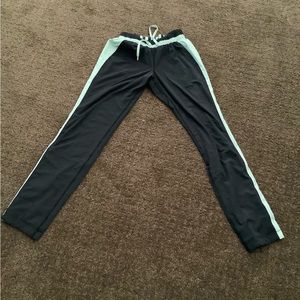 3 lululemom pants in excellent condition
